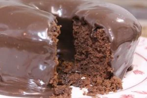 Imagem da receita que você também irá gostar: Bolo de Chocolate com cobertura
